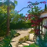 Magical Casa Koi In Villa *